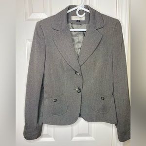 Tahari Arthur S Levine Collection